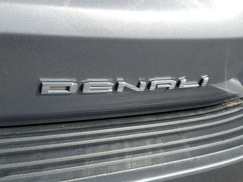 Used 2021 GMC Yukon XL Denali image 6