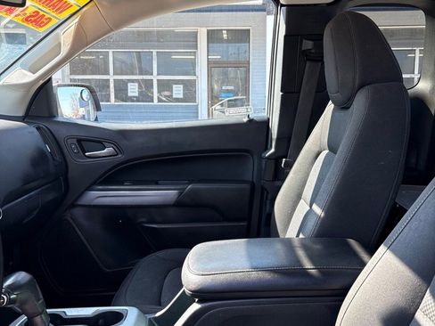 Used 2020 Chevrolet Colorado LT w/ Safety Package image 9