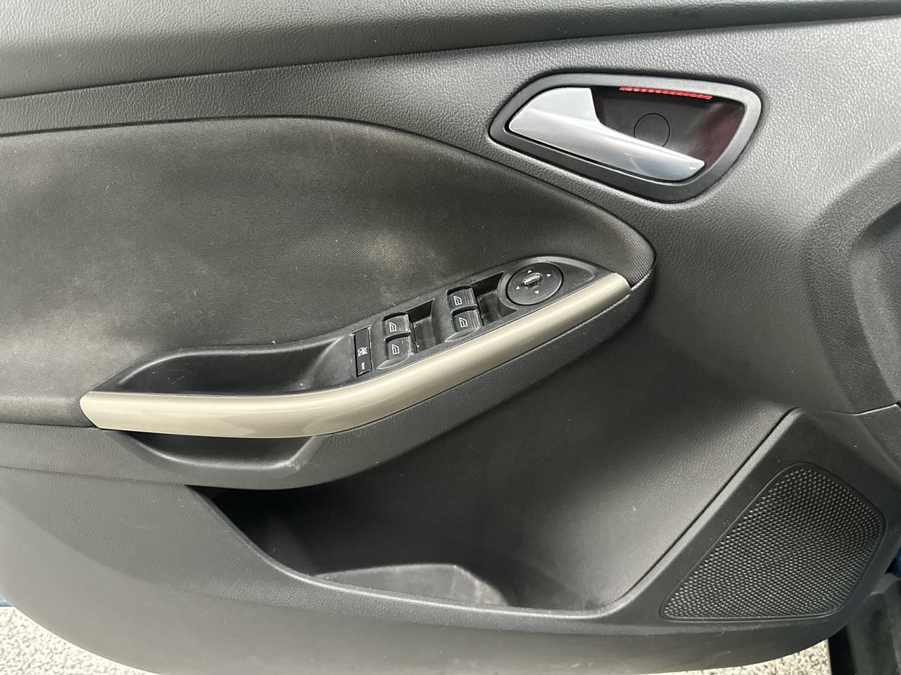 Used 2012 Ford Focus SEL FWD image 11