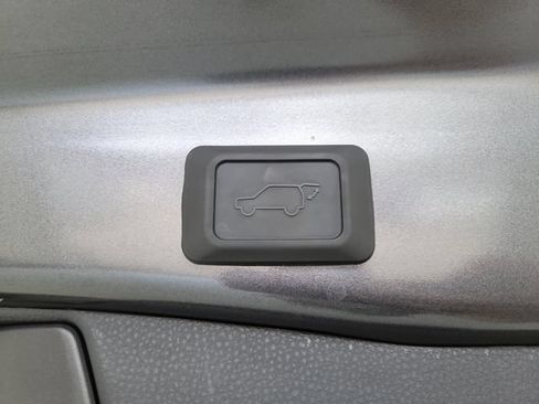 Used 2023 Toyota RAV4 XLE w/ Convenience Package FWD image 12