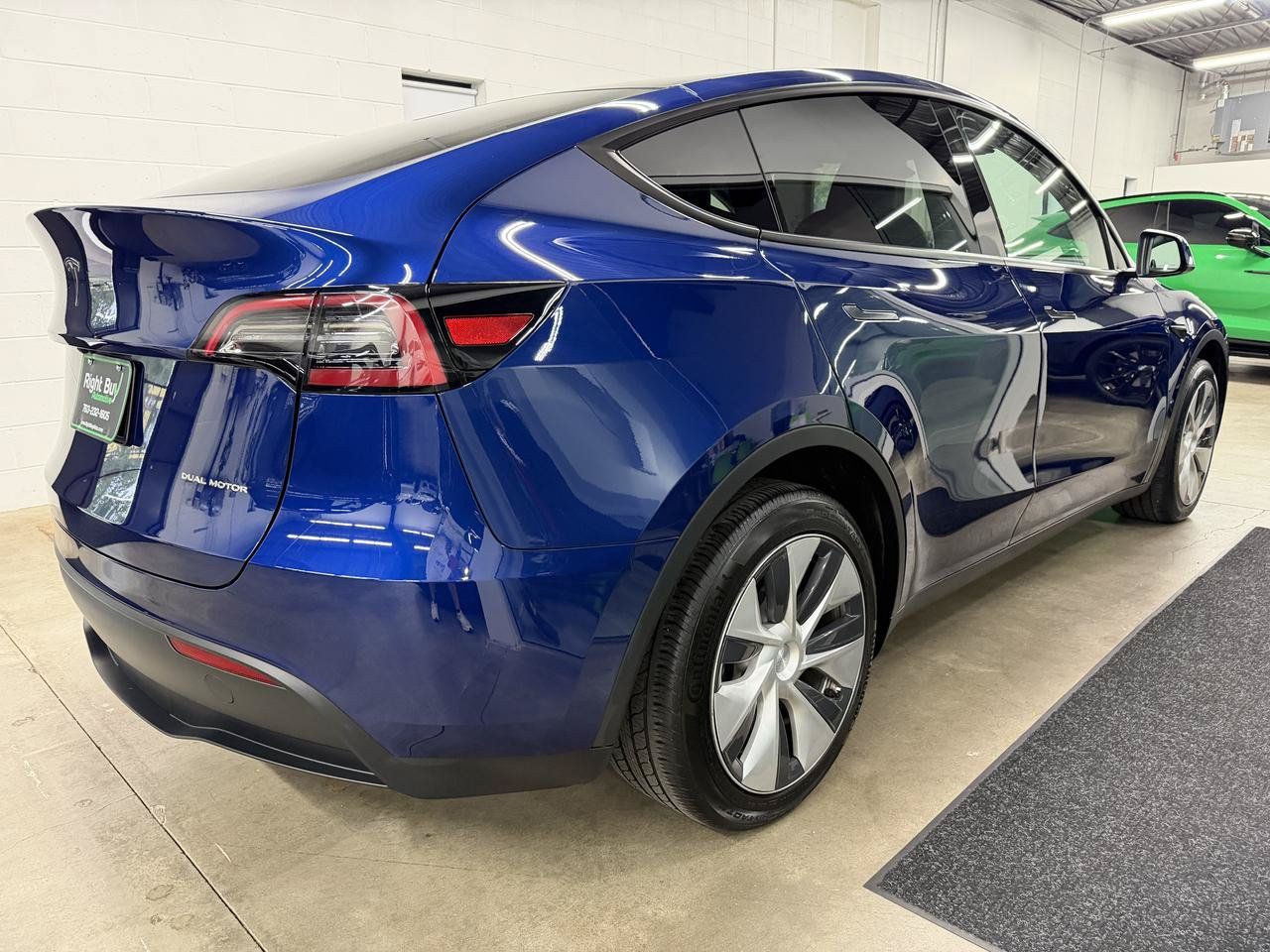 Used 2024 Tesla Model Y Long Range AWD/4WD image 4