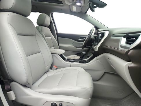 Used 2018 GMC Acadia SLT image 26