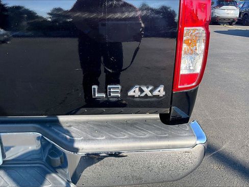 Used 2005 Nissan Frontier LE AWD/4WD image 21