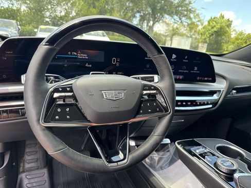 Used 2025 Cadillac Lyriq Luxury w/ LPO, Floor Liner Package AWD/4WD image 16