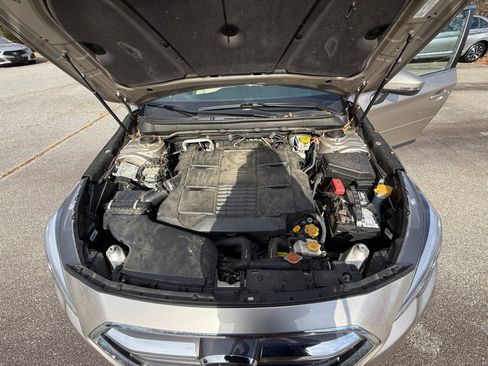 Used 2018 Subaru Outback 3.6R Limited image 18