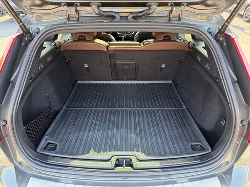 Used 2021 Volvo V60 T5 Cross Country w/ Lounge Package image 18