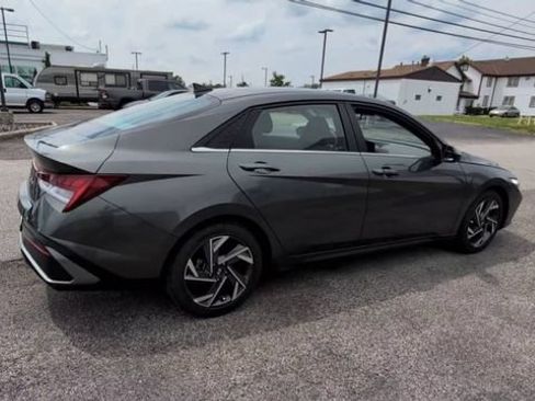 Used 2024 Hyundai Elantra SEL w/ Convenience Package FWD image 8