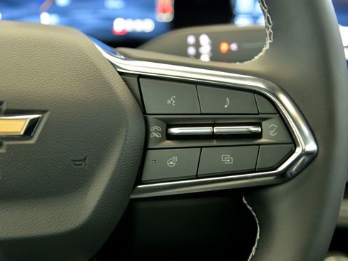 Certified 2025 Chevrolet Equinox EV LT w/ Convenience Package II image 23