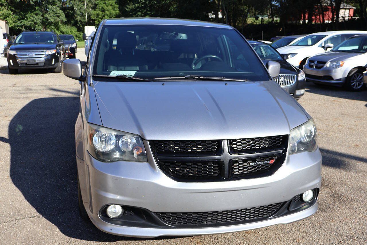 Used 2016 Dodge Grand Caravan SXT FWD image 2
