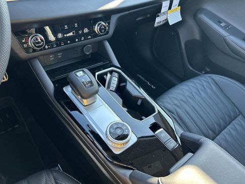 Used 2025 Mitsubishi Outlander SEL image 28