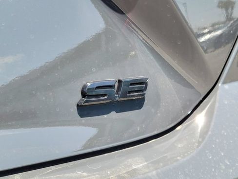 New 2026 Toyota Camry Hybrid FWD image 22