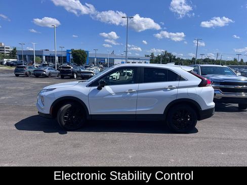 Used 2023 Mitsubishi Eclipse Cross LE AWD/4WD image 8