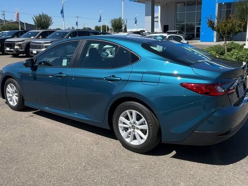 Used 2026 Toyota Camry LE w/ Convenience Package FWD image 5