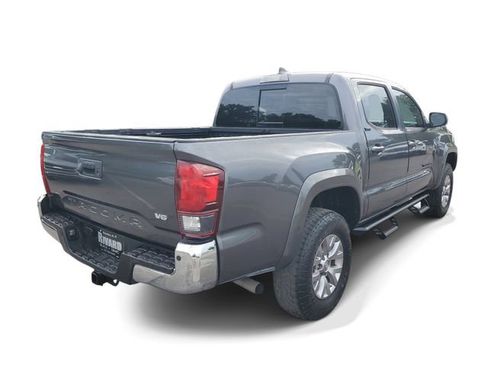 Used 2018 Toyota Tacoma SR5 RWD image 4