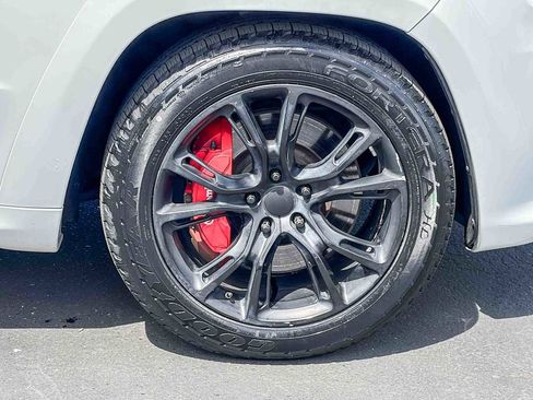 Used 2015 Jeep Grand Cherokee SRT AWD/4WD image 9