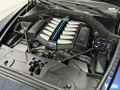 Used 2017 Rolls-Royce Dawn RWD image 96