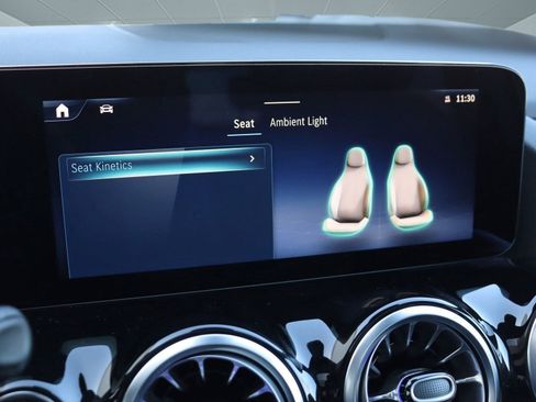 Used 2025 Mercedes-Benz GLA 250 image 43