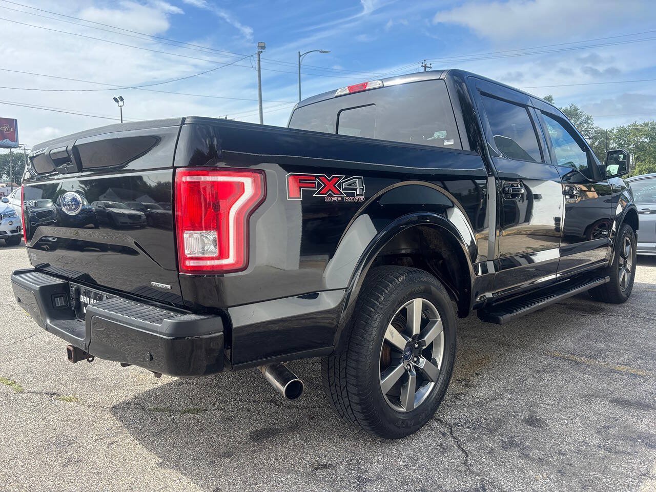 Used 2017 Ford F150 XLT w/ Equipment Group 302A Luxury AWD/4WD image 8