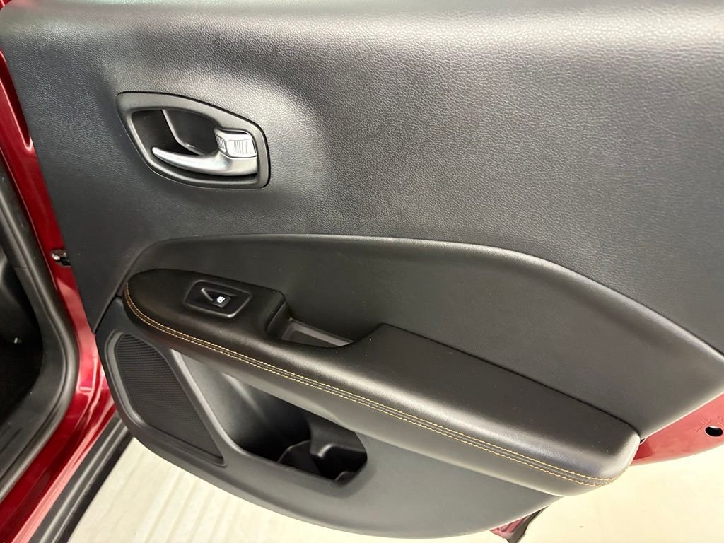 Used 2021 Jeep Compass Limited AWD/4WD image 40