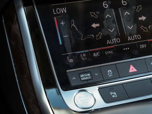 Used 2020 Audi Q8 Premium Plus w/ Premium Plus Package image 26