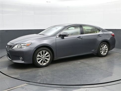 Used 2013 Lexus ES 300h w/ Luxury Pkg image 4