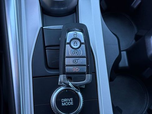 Used 2022 Ford Explorer XLT w/ Equipment Group 202A image 12