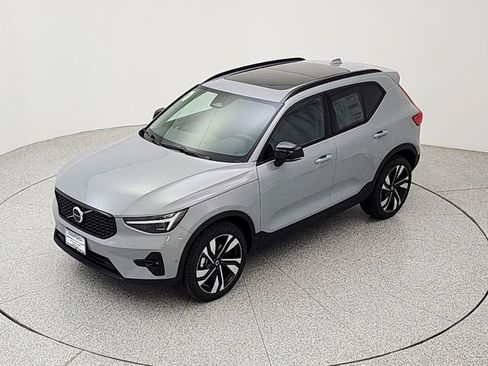 New 2026 Volvo XC40 B5 Plus w/ Climate Package AWD/4WD image 13