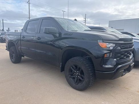 Used 2023 Chevrolet Silverado 1500 Custom Trail Boss w/ Midnight Edition image 2