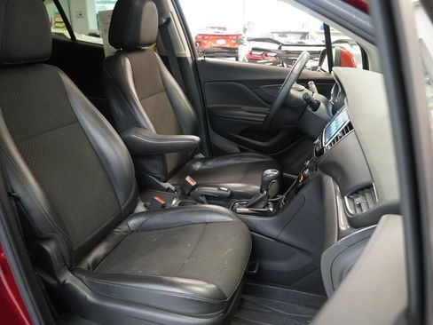 Certified 2021 Buick Encore Preferred w/ Safety Package II AWD/4WD image 31