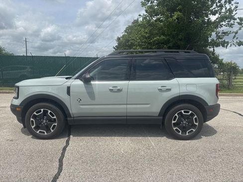Used 2023 Ford Bronco Sport Outer Banks w/ Tech Package image 2