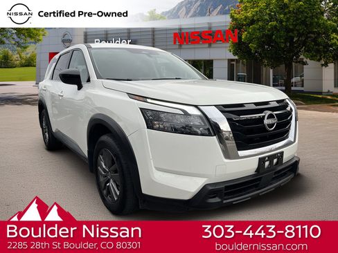 Certified 2024 Nissan Pathfinder S image 1
