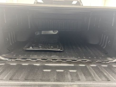 Used 2016 GMC Canyon SLT image 9