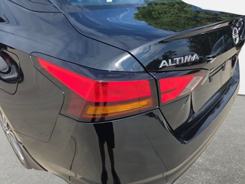 Used 2025 Nissan Altima 2.5 SL FWD image 31