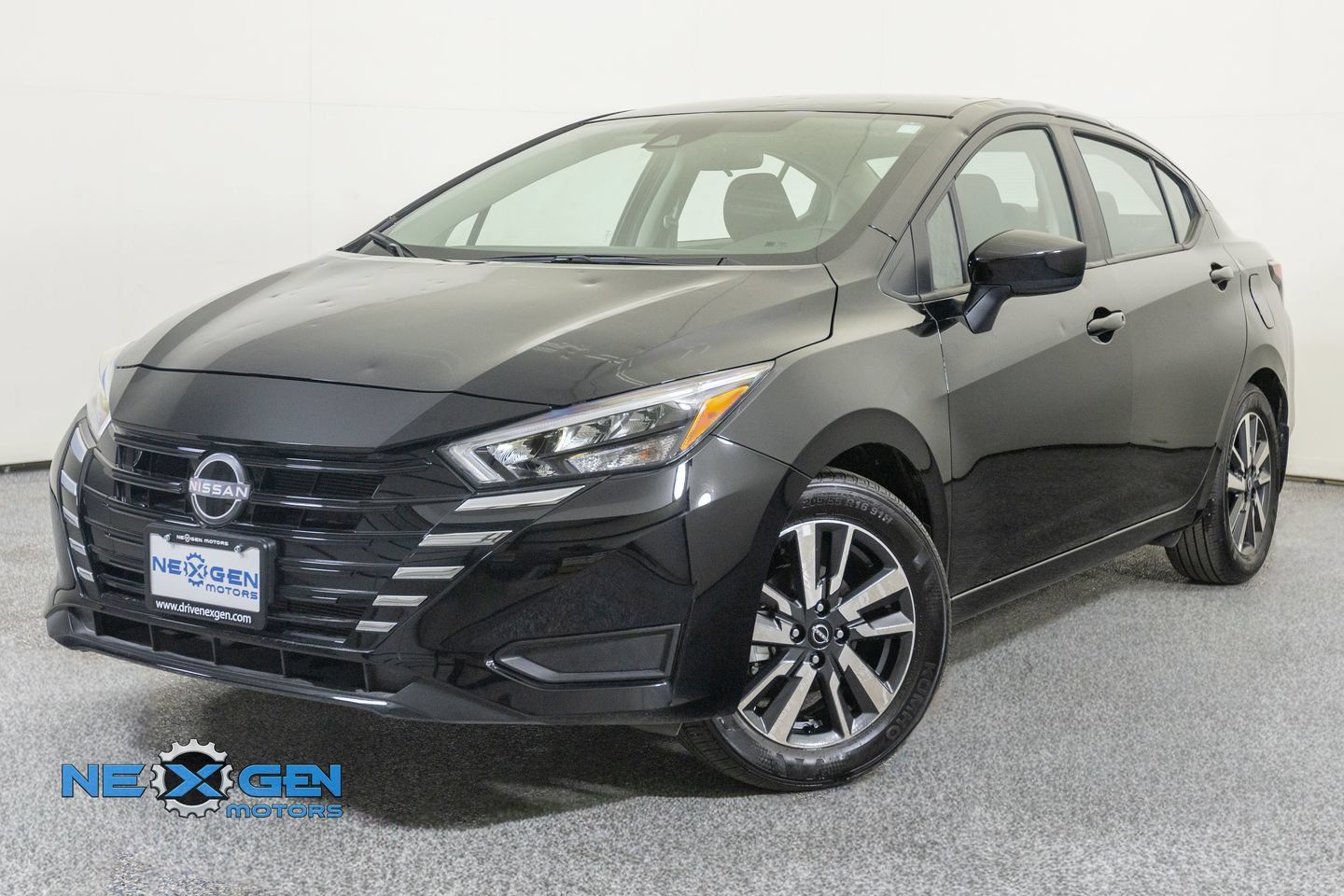 Used 2025 Nissan Versa SV w/ Trunk Package FWD image 11