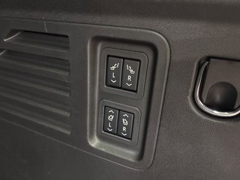 Used 2025 Buick Enclave Avenir w/ Super Cruise Package image 15