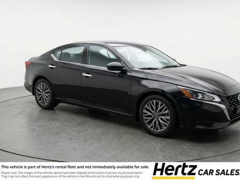 Used 2025 Nissan Altima 2.5 SV image 1