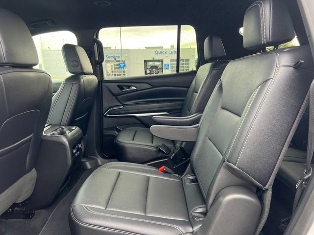 Used 2026 Chevrolet Traverse LT AWD/4WD image 5