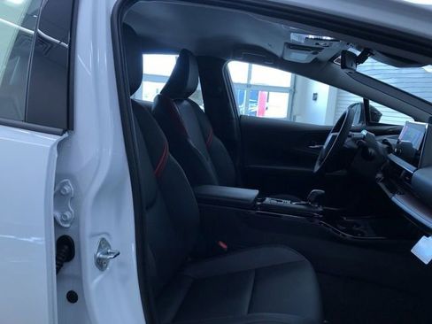 New 2026 Toyota Prius Plug-In Hybrid FWD image 14