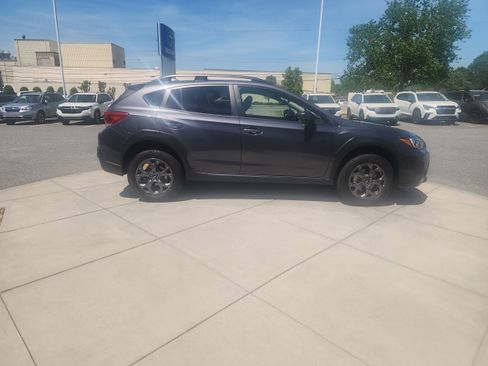 Used 2022 Subaru Crosstrek 2.5i Sport w/ Moonroof Package image 3