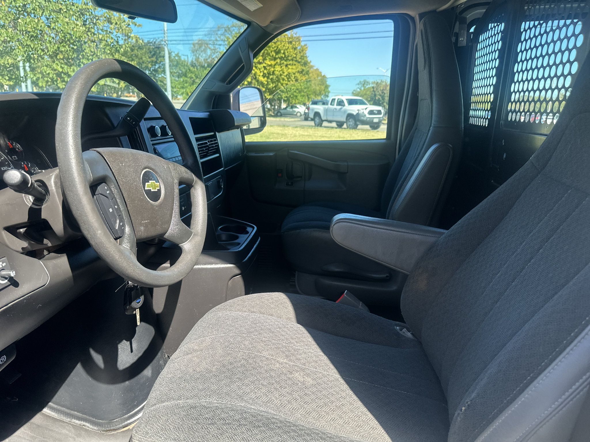 Used 2020 Chevrolet Express 2500 w/ Driver Convenience Package RWD image 15