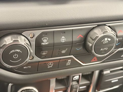 New 2026 Jeep Wrangler Unlimited Rubicon image 15