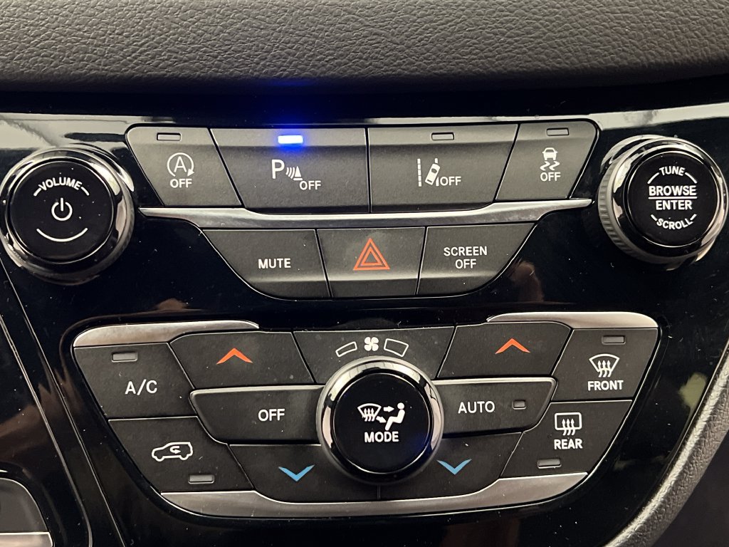 Used 2027 Chrysler Pacifica Select FWD image 65