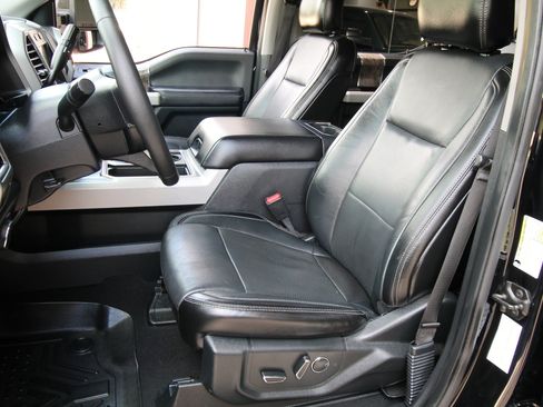 Used 2017 Ford F350 Lariat w/ Lariat Value Package AWD/4WD image 24