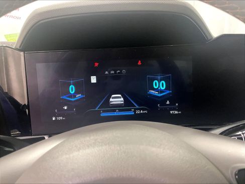 Used 2025 Hyundai Elantra SEL image 25