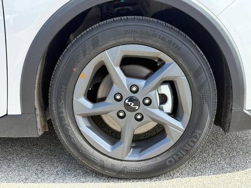 Used 2025 Kia K4 FWD image 9