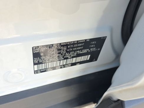 Used 2024 Toyota RAV4 XLE FWD image 27