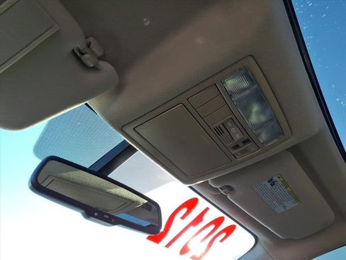 Used 2012 Toyota Venza AWD image 23