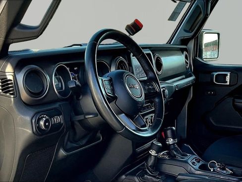 Used 2018 Jeep Wrangler Unlimited Sport S image 16