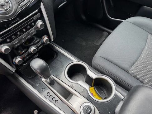 Used 2018 Nissan Pathfinder SV image 41