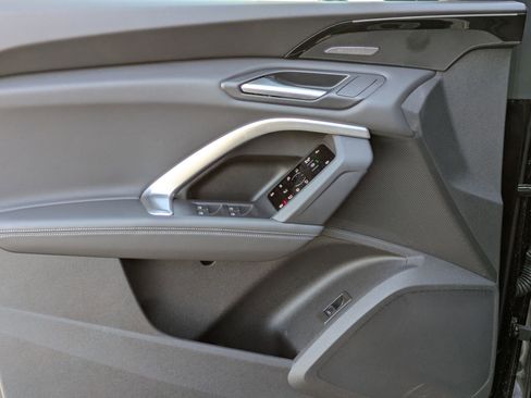 Certified 2025 Audi Q5 Premium Plus w/ Premium Plus image 10